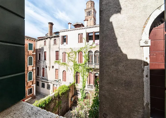 Casanova Fenice - Canal View